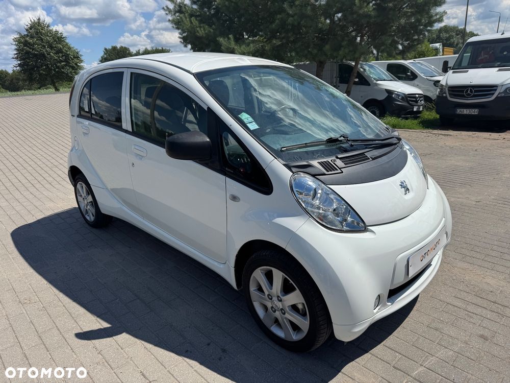 Peugeot iOn Active
