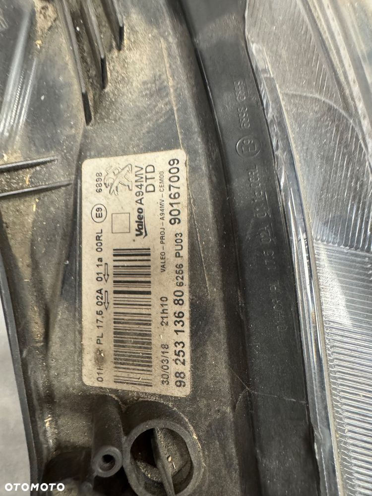 Peugeot 2008 reflektor przód lift prawy - 5