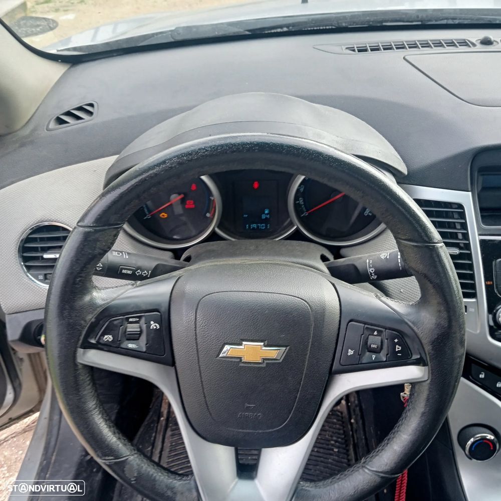 Chevrolet Cruze 1.6 LS - 8