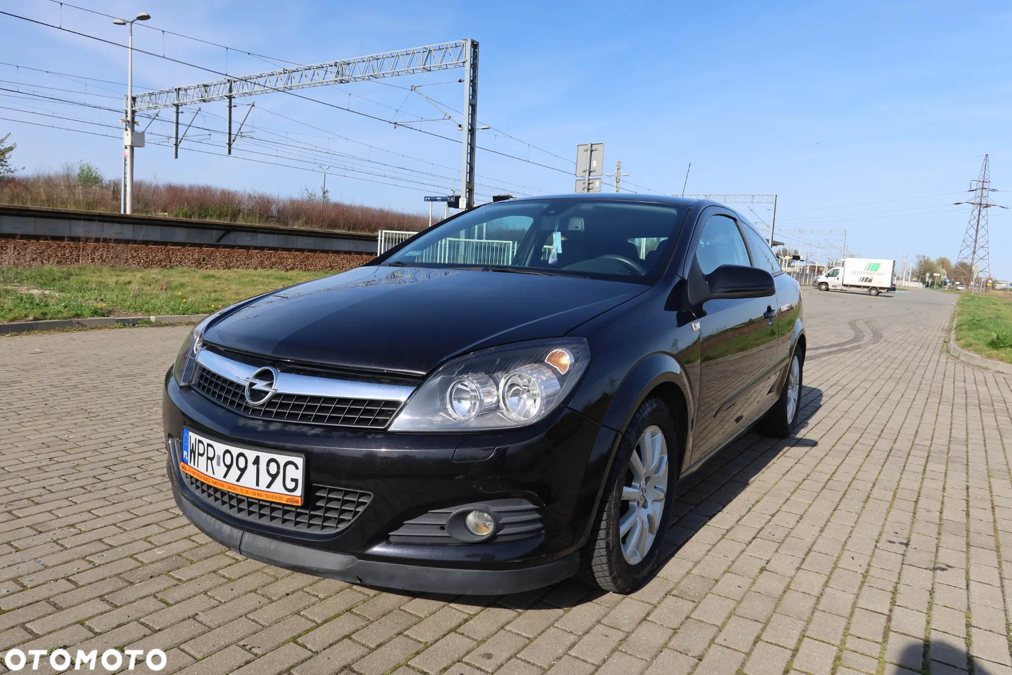 Opel Astra GTC 1.6 - 10