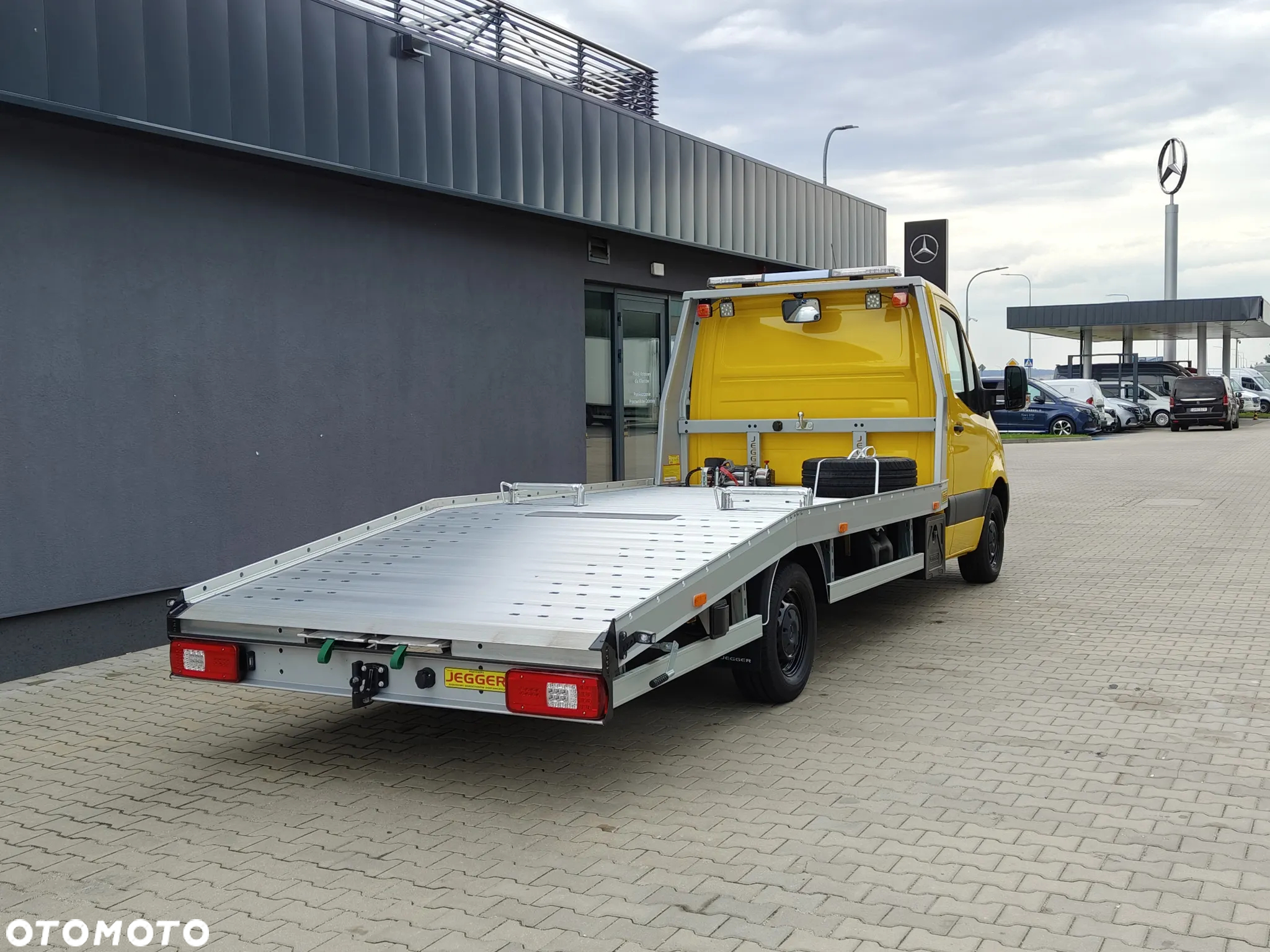 Mercedes-Benz Sprinter - 6