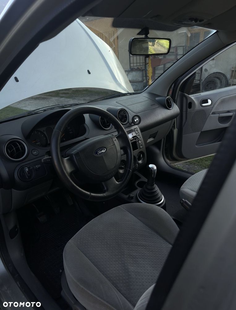 Ford Fiesta 1.6 Trend - 6