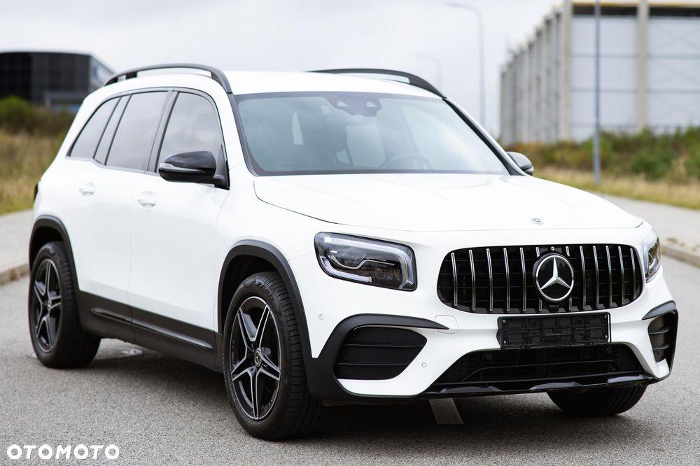 Mercedes-Benz GLB 200 4-Matic AMG Line 8G-DCT - 2
