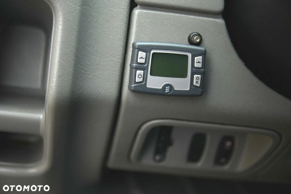 Renault Trafic Grand Passenger Black Edition - 24