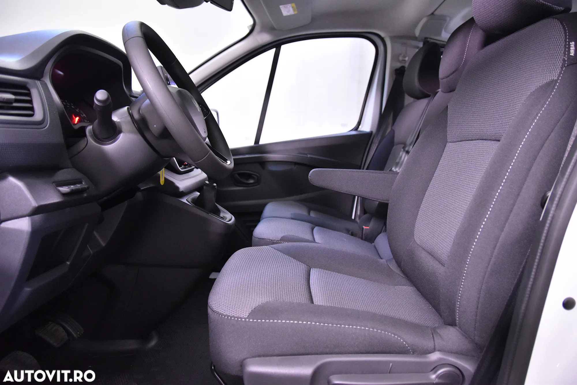 Renault Trafic - 23