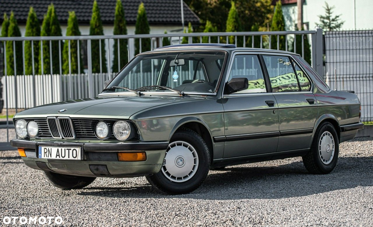 BMW Seria 5 518 i - 13