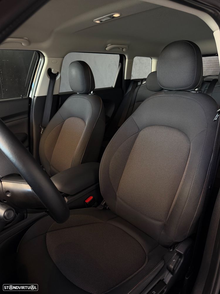 MINI Clubman Cooper Essential - 31