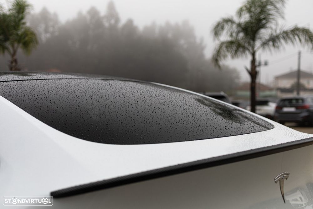 Tesla Model Y Standard RWD - 10