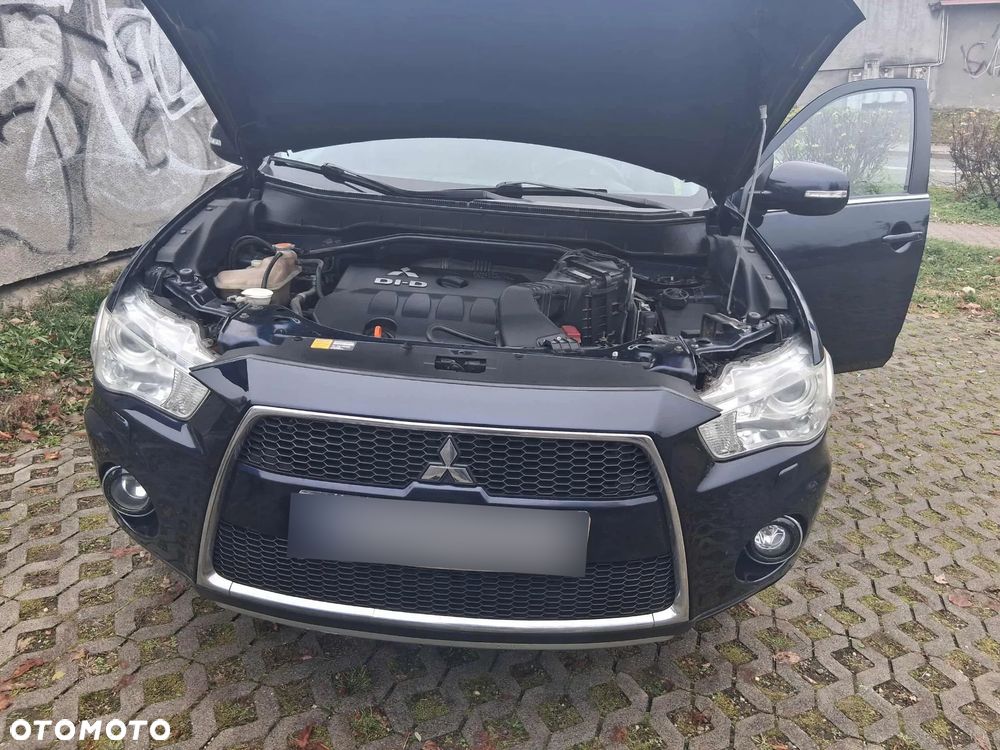 Mitsubishi Outlander - 10