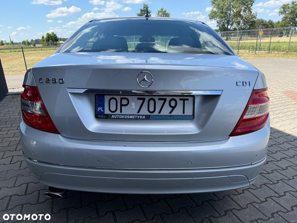 Mercedes-Benz Klasa C 250 CDI DPF Automatik BlueEFFICIENCY Avantgarde - 24