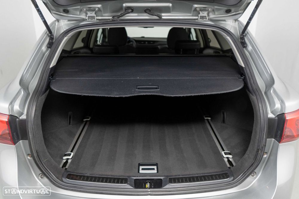 Toyota Avensis Touring Sports 1.6 D-4D Luxury+GPS - 12