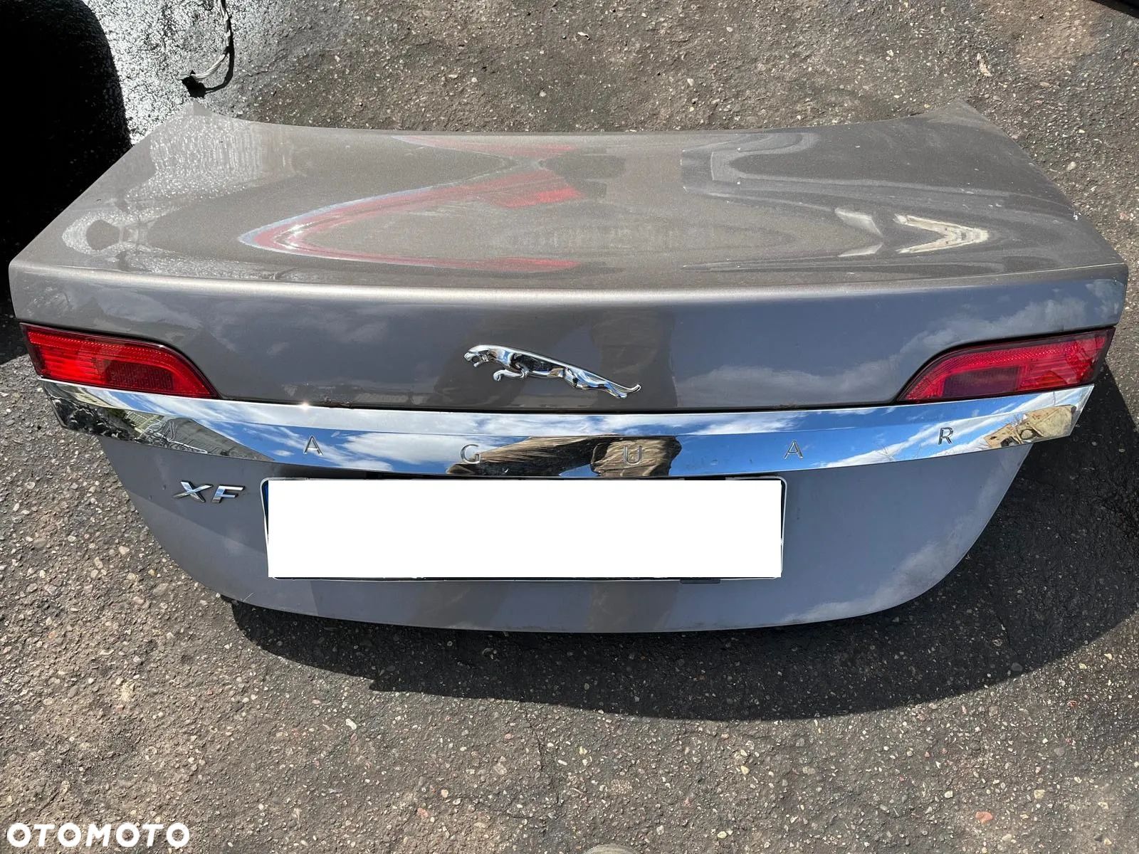 Tylna klapa bagażnika kod koloru LMO kompletna z kamerą Jaguar XF X250 - 1