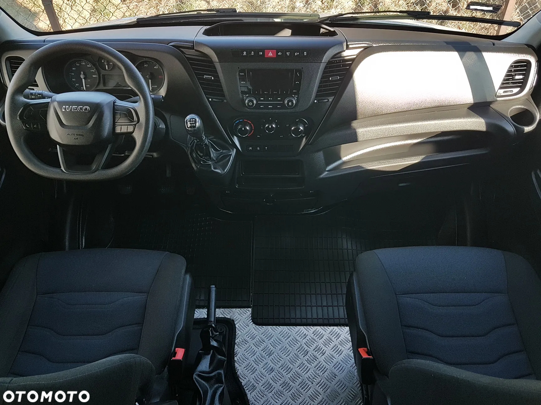 Iveco DAILY KONTENER NISKOPODŁOGOWY 4,43x2,23x2,42 SKLEP FOODTRUCK BAR KLIMA KONIOWÓZ KAMPER - 20
