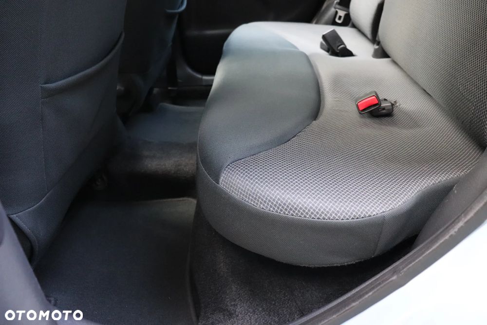Toyota Yaris 1.0 Blue - 13