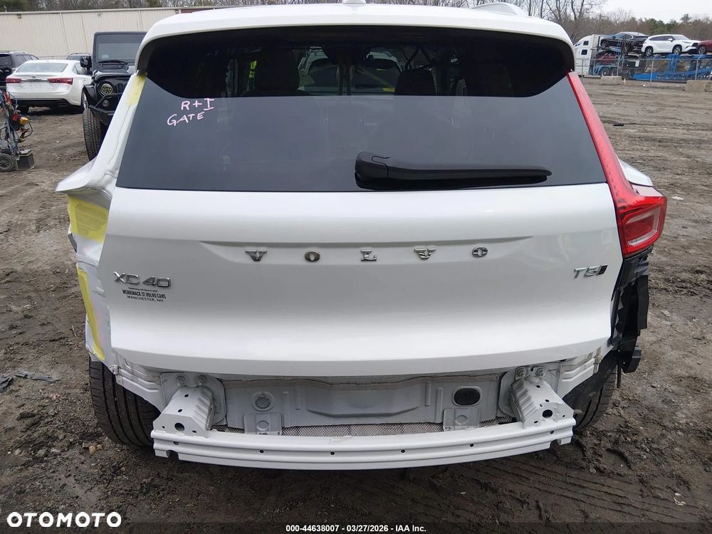 Volvo XC 40 T5 AWD Momentum - 28