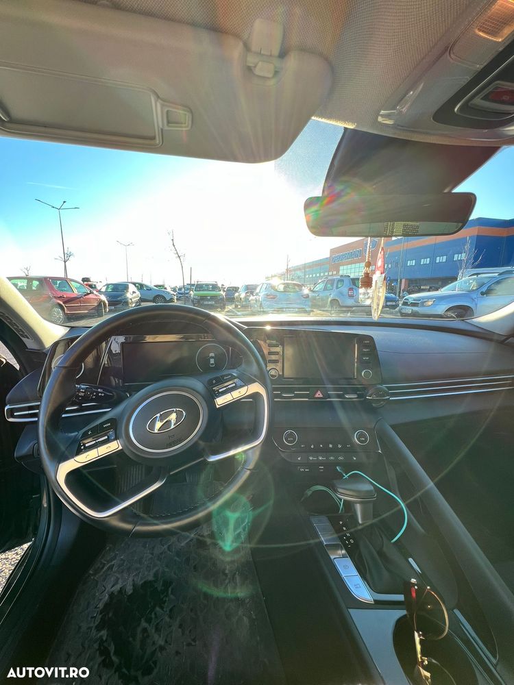 Hyundai Elantra 1.6 l 123 CP CVT Comfort - 8