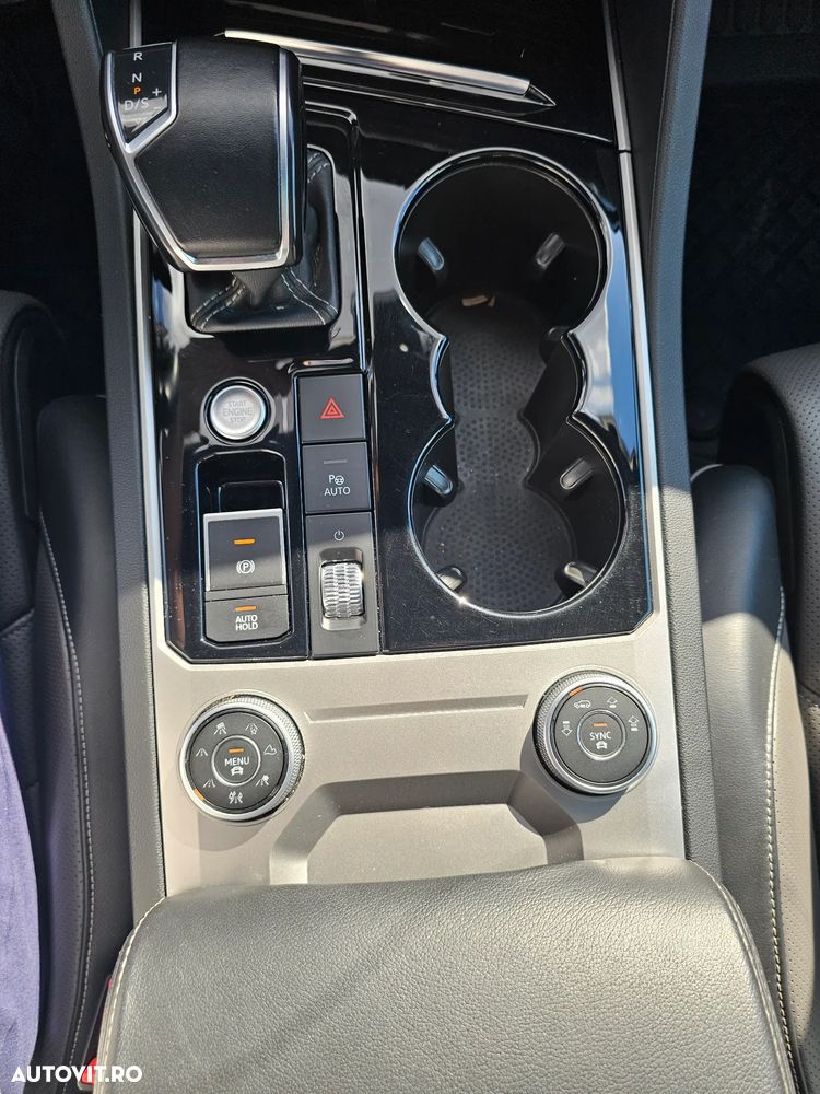 Volkswagen Touareg V6 TDI R-Style - 13