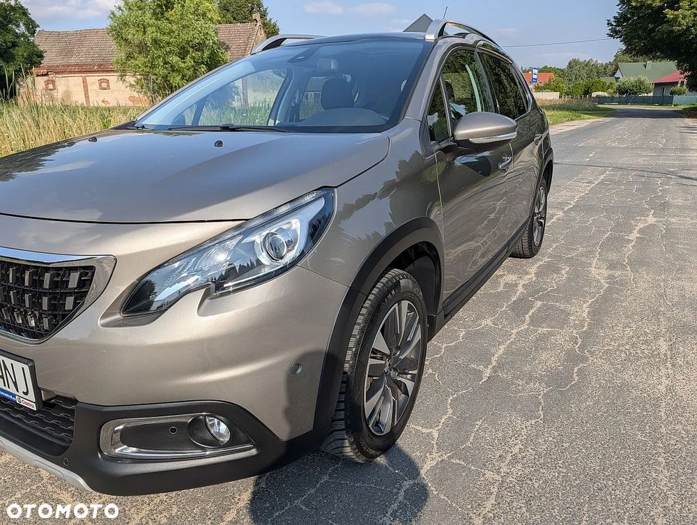 Peugeot 2008 1.2 Pure Tech Allure S&S - 5