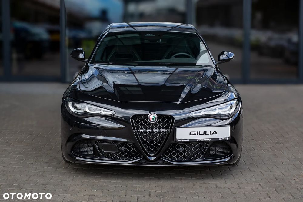 Alfa Romeo Giulia - 8