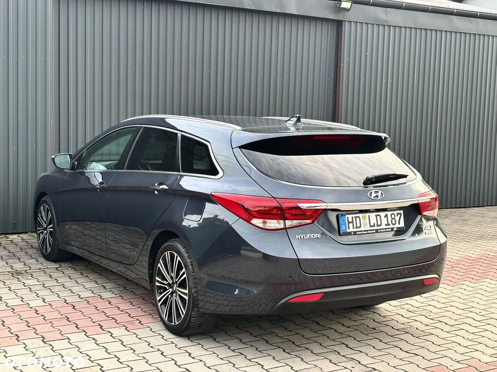 Hyundai i40 Kombi 1.7 CRDi DCT Premium - 10