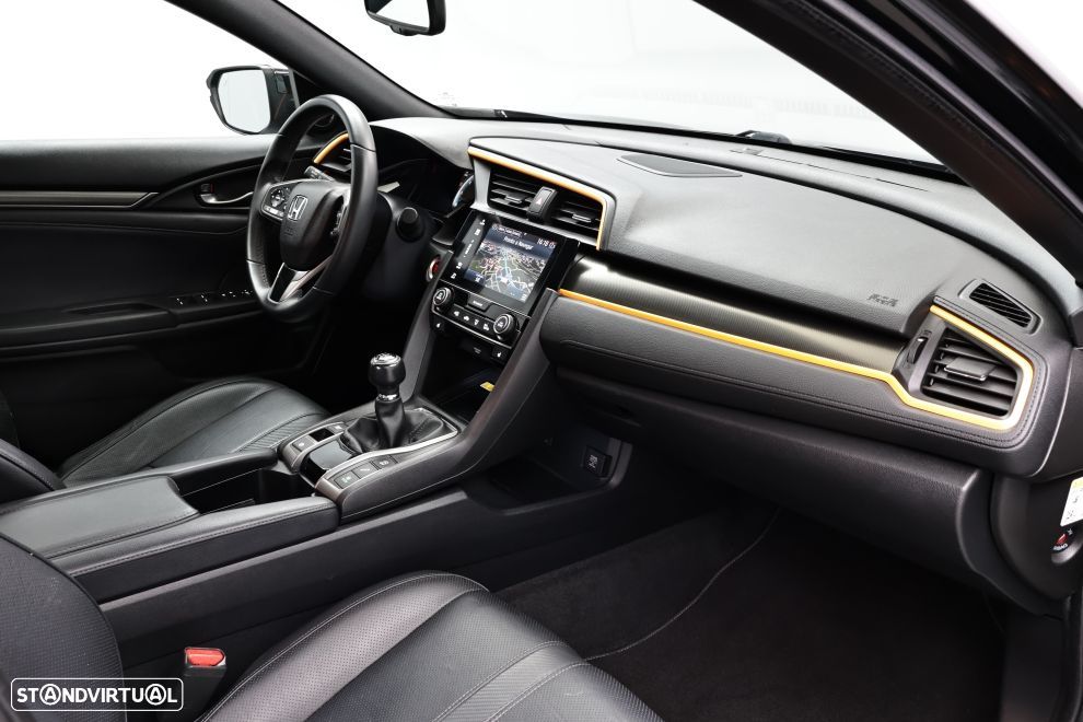 Honda Civic 1.0 i-VTEC Comfort - 23