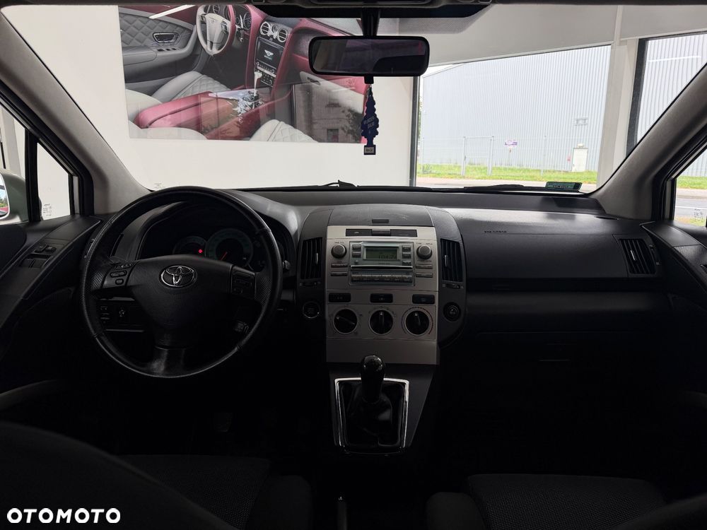 Toyota Corolla Verso 2.0 D-4D Prestige - 9