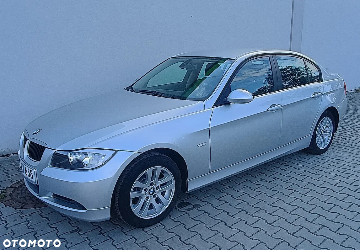 BMW Seria 3 318i - 15