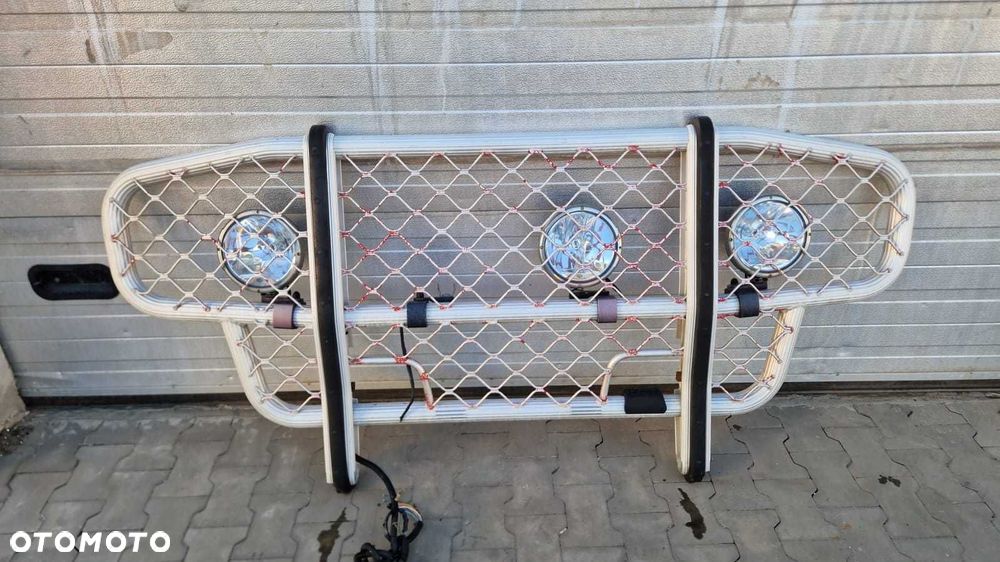 Orurowanie przednie Kangur Grill do ciężarówki Trux - 1