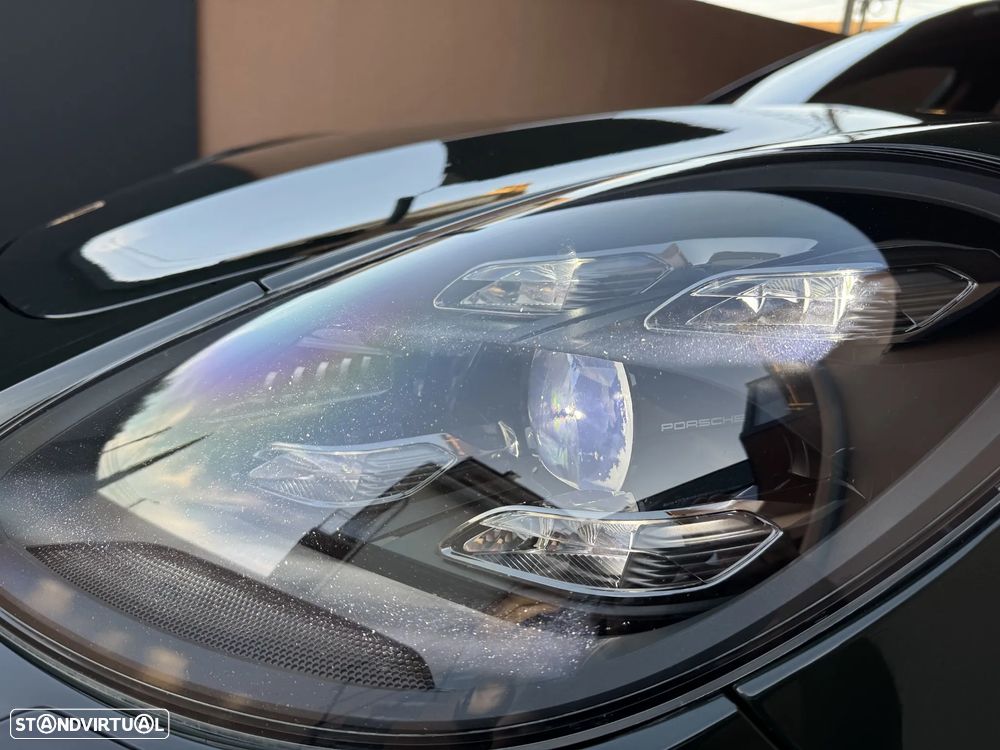 Porsche Panamera Sport Turismo 4 E-Hybrid - 35