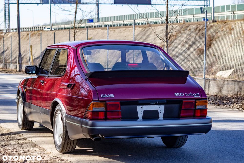 Saab 900 - 4