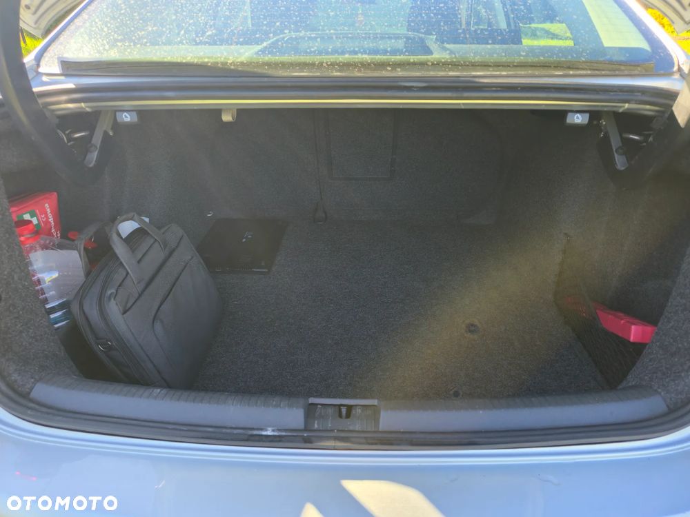 Volkswagen Jetta 2.0 TDI Comfortline - 2