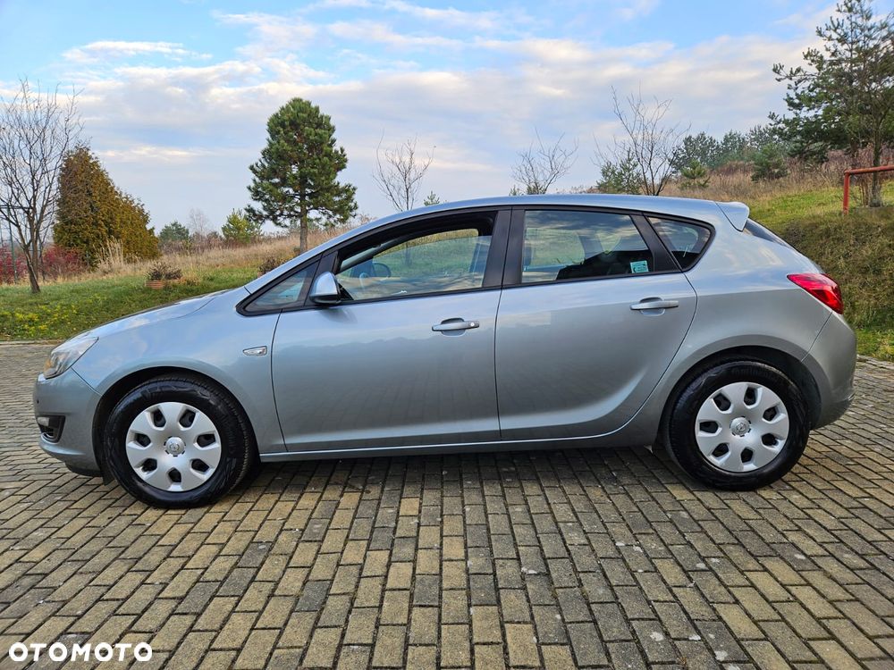 Opel Astra 1.6 CDTI Essentia - 10