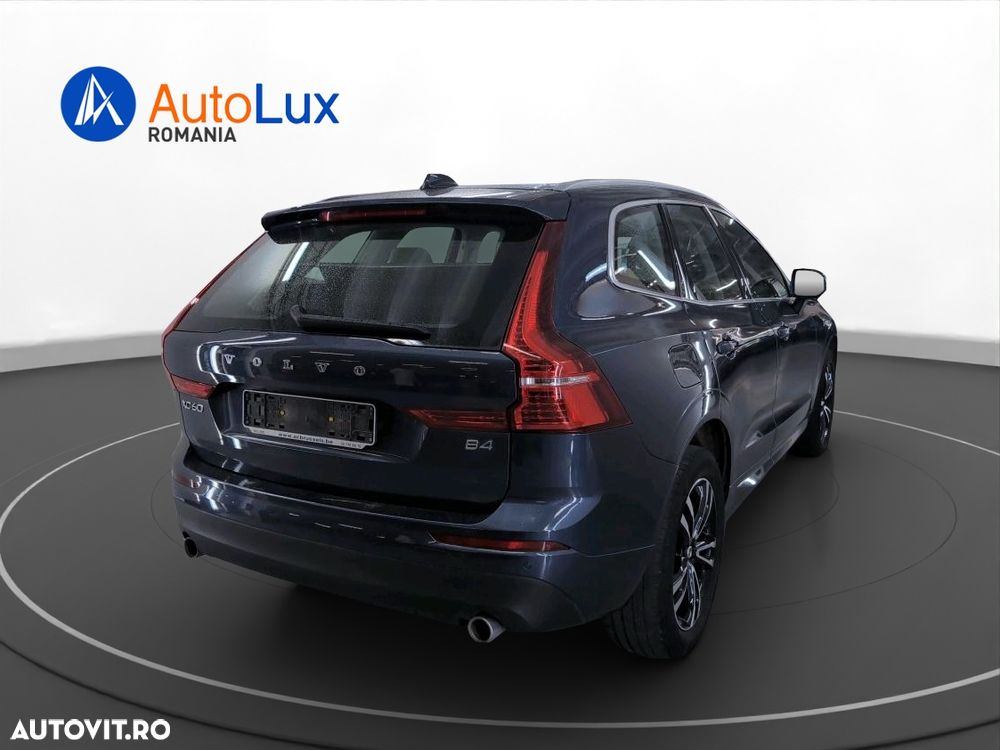 Volvo XC 60 B4 D Geartronic Momentum Pro - 4
