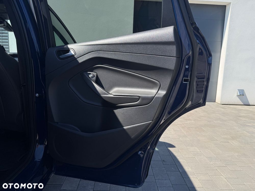 Ford Kuga 2.0 TDCi 4x4 ST-Line - 33