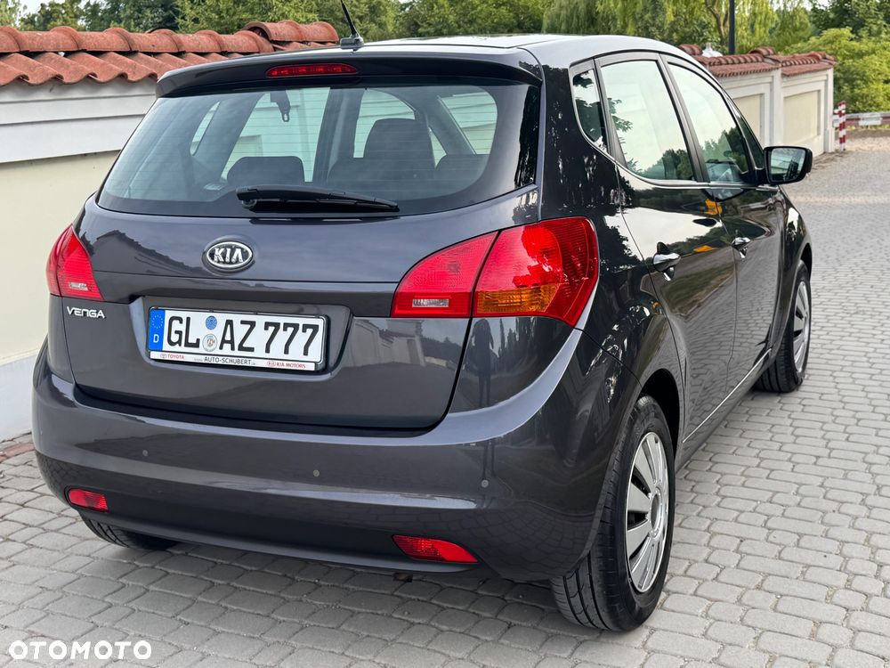 Kia Venga - 34