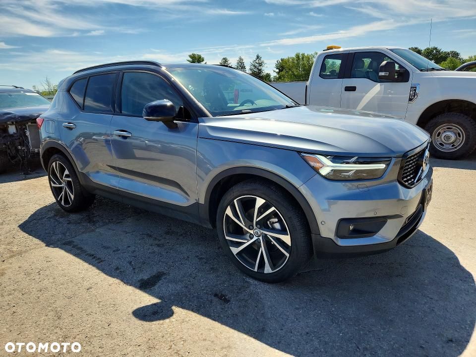 Volvo XC 40 T5 AWD R-Design - 4