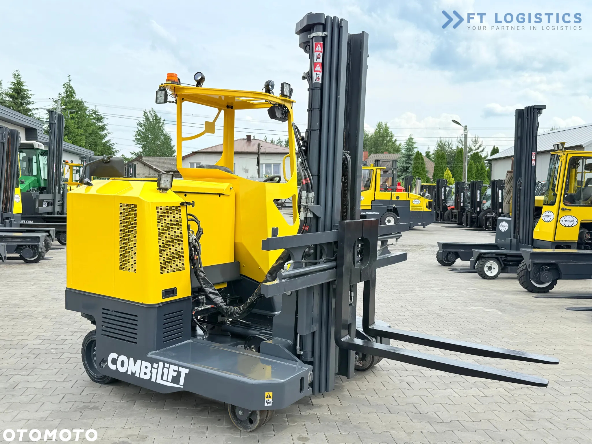 Combilift MR / ELEKTRYCZNY / TRIPLEX - 6000MM / WOLNY SKOK / SZEROKI POZYCJONER / PRZESUW WIDEŁ / JEDYNIE 1400MTH / JAK NOWY - 15
