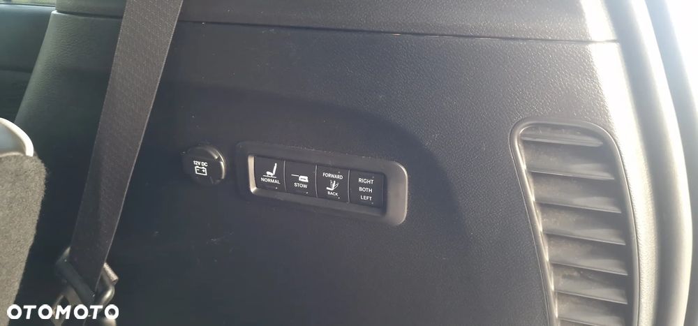 Chrysler Pacifica - 20