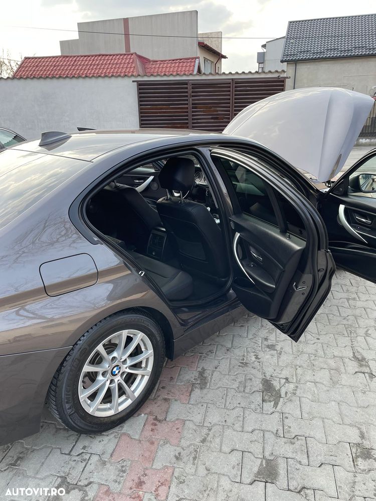 BMW Seria 3 320d DPF Aut. Edition Fleet - 9