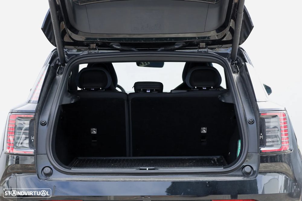 Volvo EX30 Single Motor Extended Range RWD Plus - 4