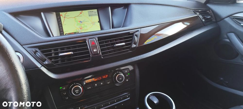 BMW X1 sDrive16d Sport Line - 25