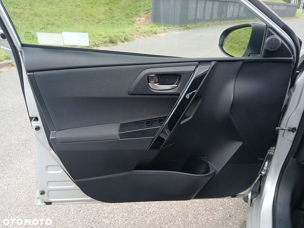 Toyota Auris Hybrid 135 Premium - 40