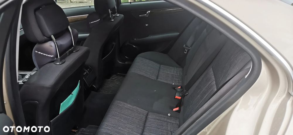 Mercedes-Benz Klasa C 220 CDI DPF Classic - 12