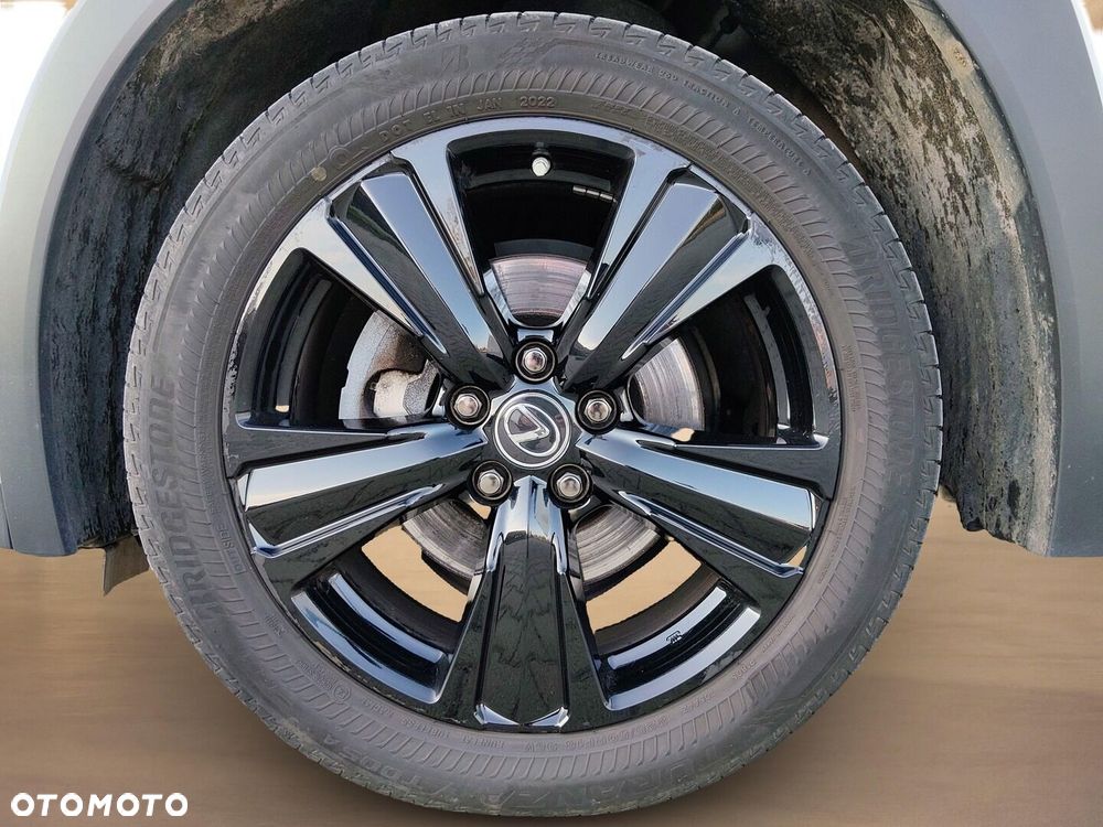 Lexus UX - 33