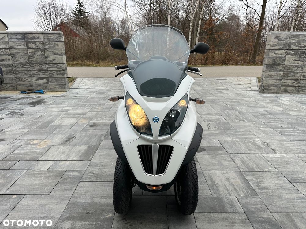 Piaggio MP-3 - 12