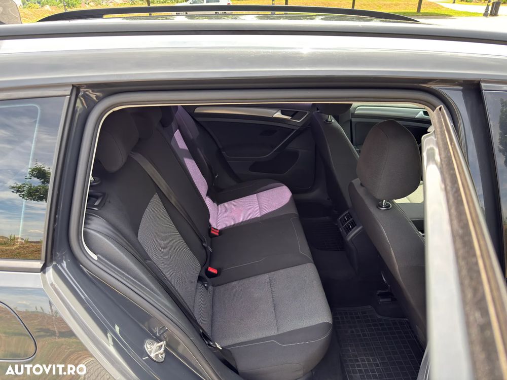 Volkswagen Golf 1.2 TSI BMT Comfortline - 26
