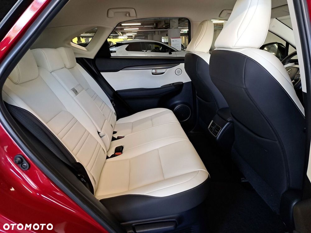 Lexus NX 300h F Impression AWD - 15