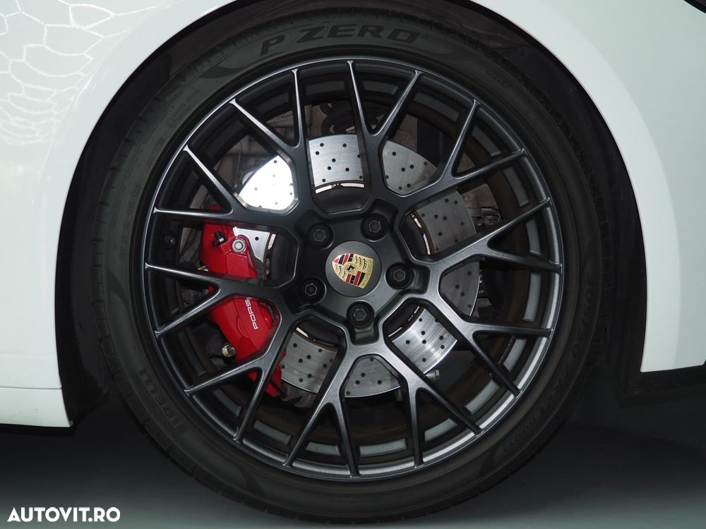 Porsche 911 Carrera GTS PDK - 9