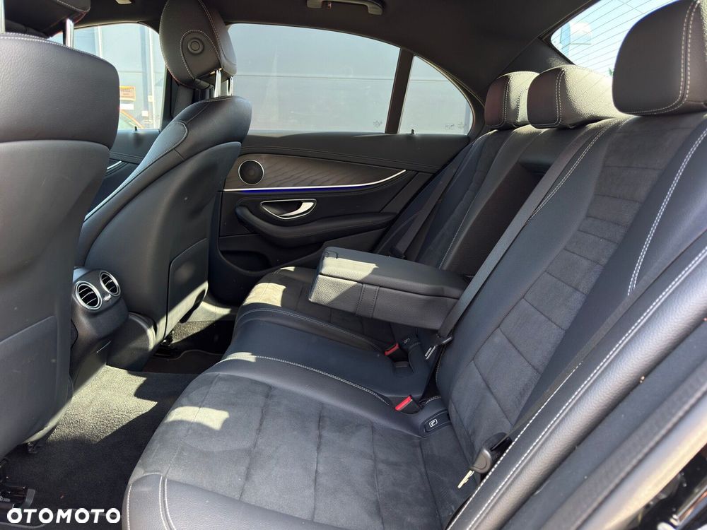 Mercedes-Benz Klasa E 220 d 4-Matic AMG - 28