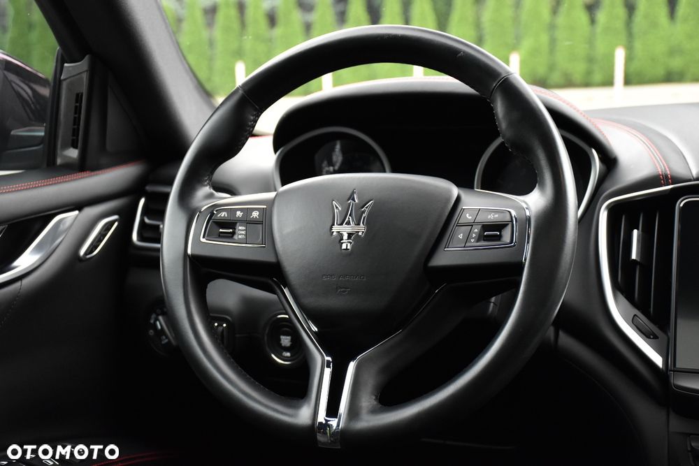 Maserati Ghibli S - 17